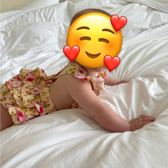 arabella & rose Other - Charming Floral Ruffled Baby Romper